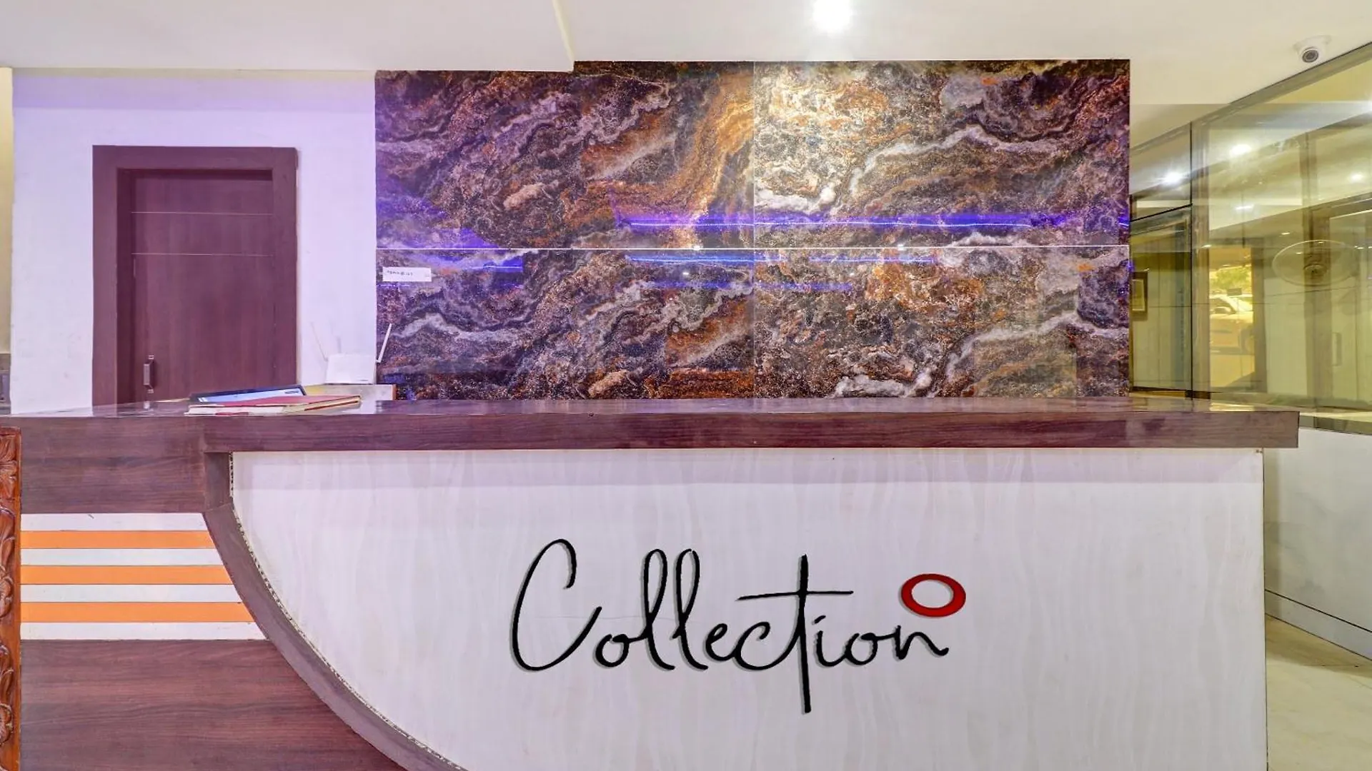 Collection O Colossal Inn Tājganj 3*,